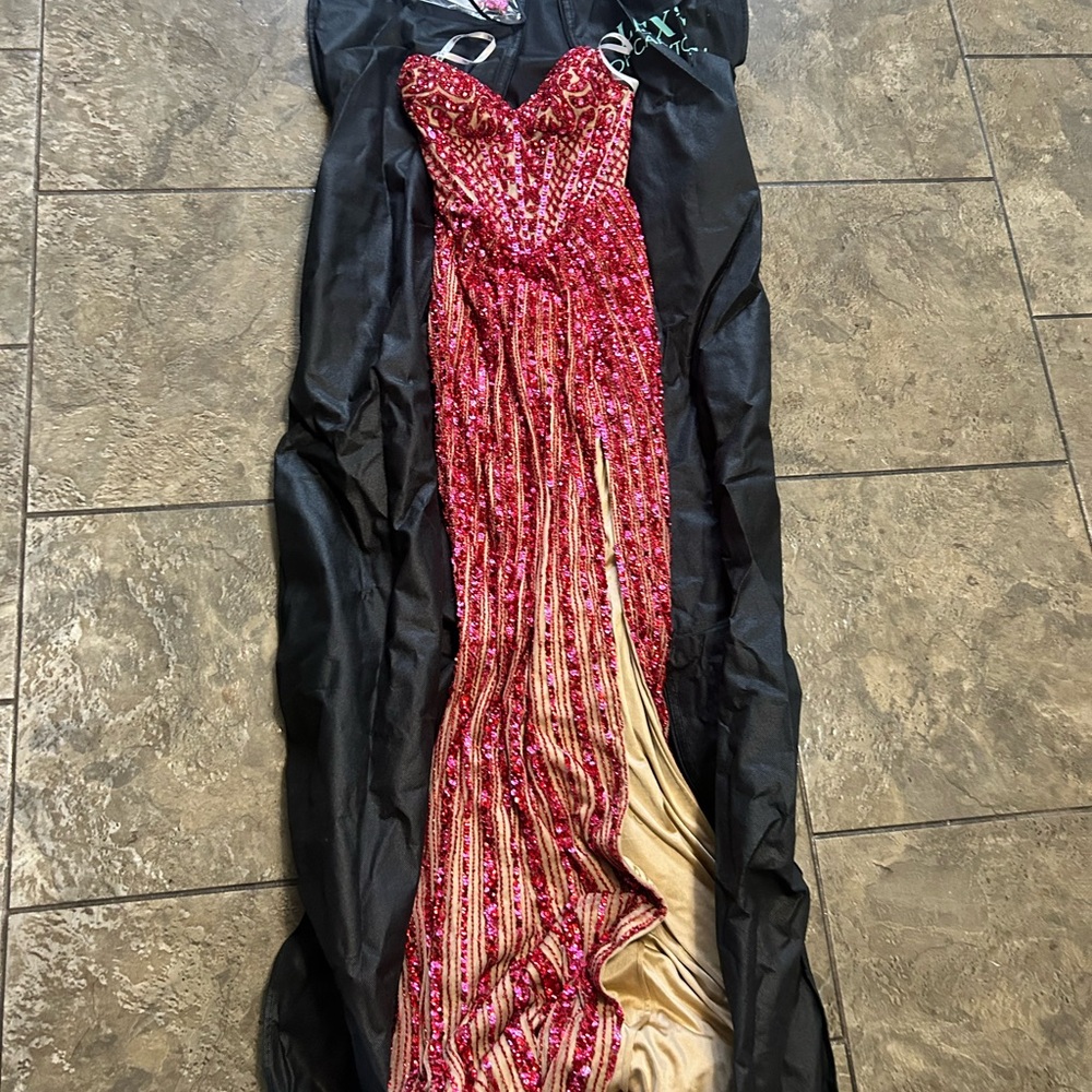 Pink and red Sherri Hill 57065 prom dress size 00 - Picture 4 of 7